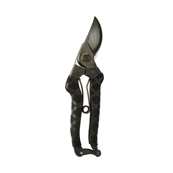 Black Masamune Pruning Shears by Yoshioka Hamono