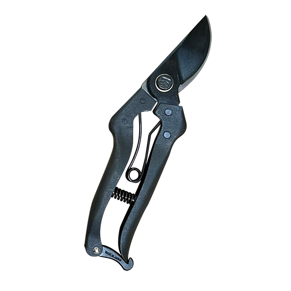 Naked Black Masamune Pruning Shears by Yoshioka Hamono